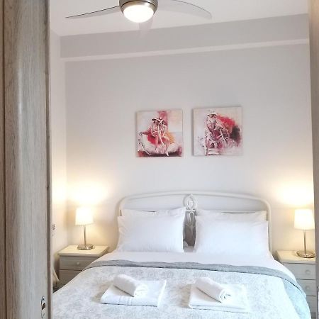 New, Bright, Cozy, Autonomous Apartment With Private Entrance And Garden, 42 M2, 5Min To The Beach And City Center Kalamata Luaran gambar
