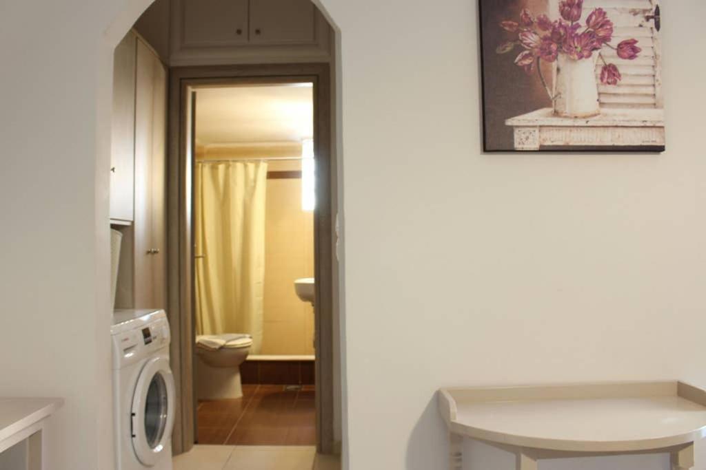 New, Bright, Cozy, Autonomous Apartment With Private Entrance And Garden, 42 M2, 5Min To The Beach And City Center Kalamata Luaran gambar