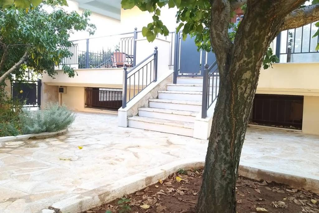 New, Bright, Cozy, Autonomous Apartment With Private Entrance And Garden, 42 M2, 5Min To The Beach And City Center Kalamata Luaran gambar