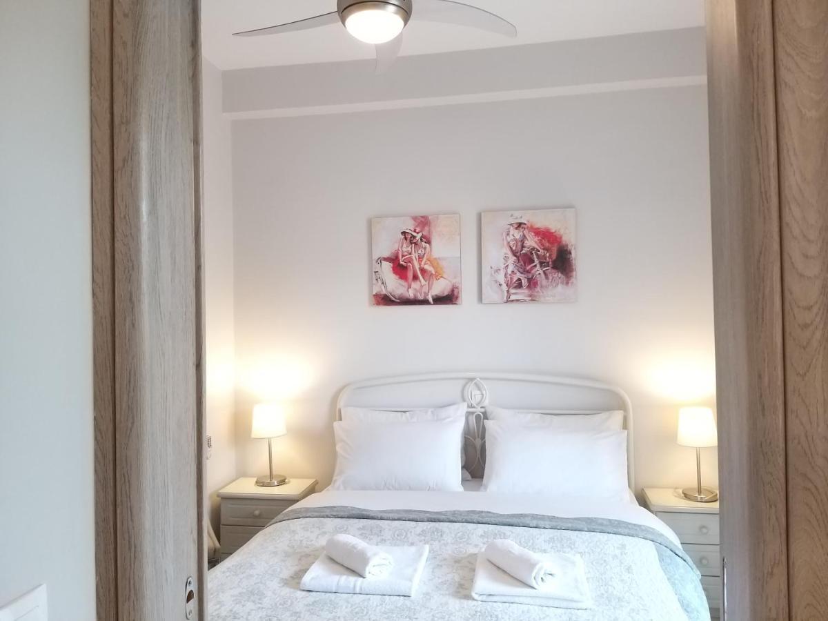 New, Bright, Cozy, Autonomous Apartment With Private Entrance And Garden, 42 M2, 5Min To The Beach And City Center Kalamata Luaran gambar
